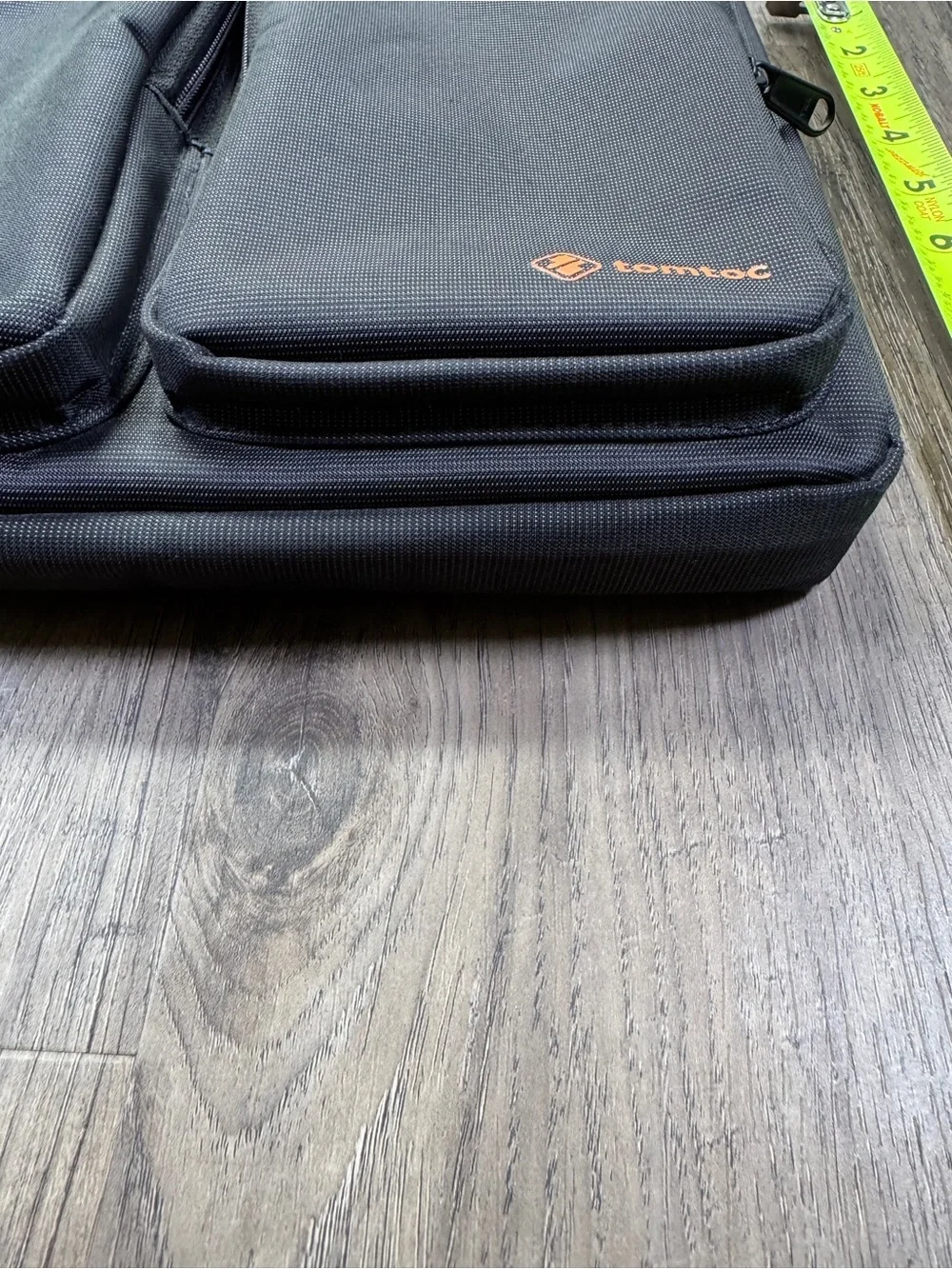 Tomtoc bag built